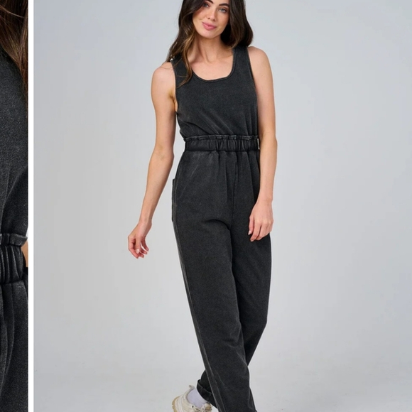 Black Sleeveless Jumpsuit NWOT - Picture 3 of 4